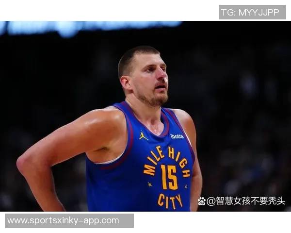 华子故作淡定扒拉约基奇裁判未吹哨引发热议